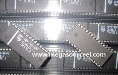 P87C749EBPN - Semi-conducteurs de NXP - famille à 8 bits 2K/64 OTP/ROM, 5 canal A/D à 8 bits, PWM, basse goupille c du microcontrôleur 80C51