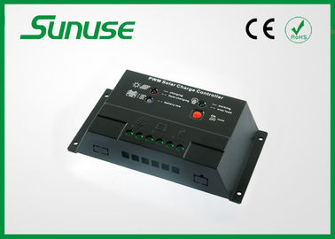 contrôleur de charge de régulateur de panneau solaire de 20a 12V 24V PWM avec l'affichage à LED