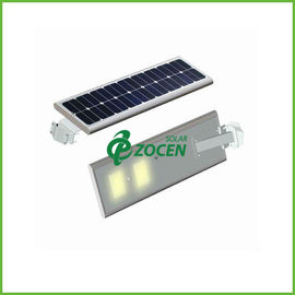 réverbères de panneau solaire de lampe de 50W 12V LED, tous dans un réverbère actionné solaire