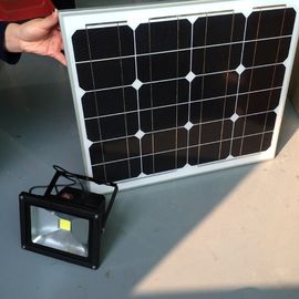 Éclairage extérieur mené solaire rechargeable de sécurité de lumière d'inondation de 10 W dans le réverbère